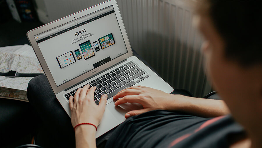 How to Get a Remote Job This Weekend (Photo of Remote Worker)