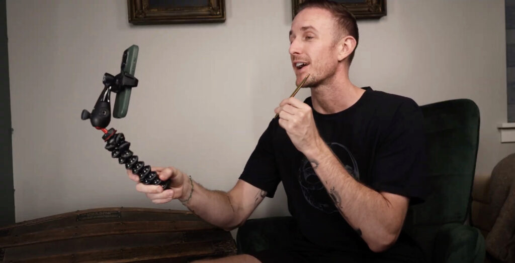 Ryan Robinson Creator Marketer Selfie Video Selling a Pen